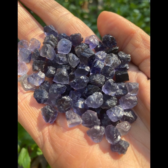 🆕 New Raw Alexandrite Crystal Stud Gemstone Earrings - Picture 8 of 8